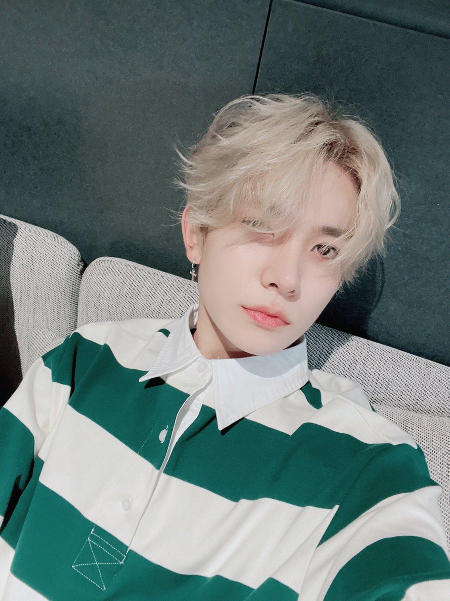 evanfolder's tweet photo. 3 years ago, EVAN via Weverse:

"🍏"

#EVAN #에반 #HEESEUNG #희승 https://t.co/1nmR2jO7hP