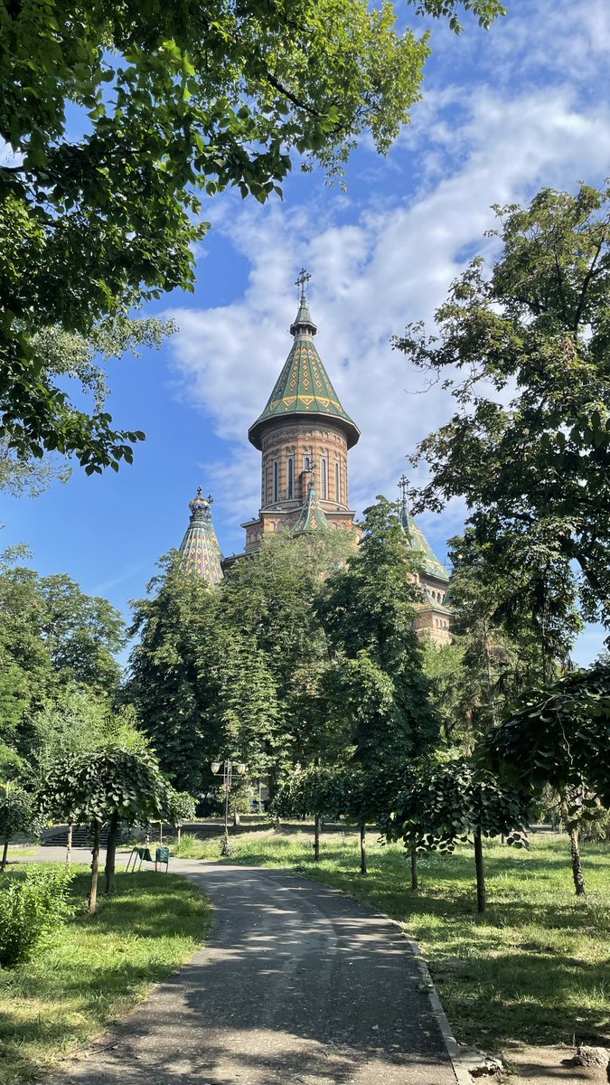 potaufan's tweet photo. It’s a blessing to be able to attend Liturgy at a beautiful cathedral. https://t.co/keglSkWql6