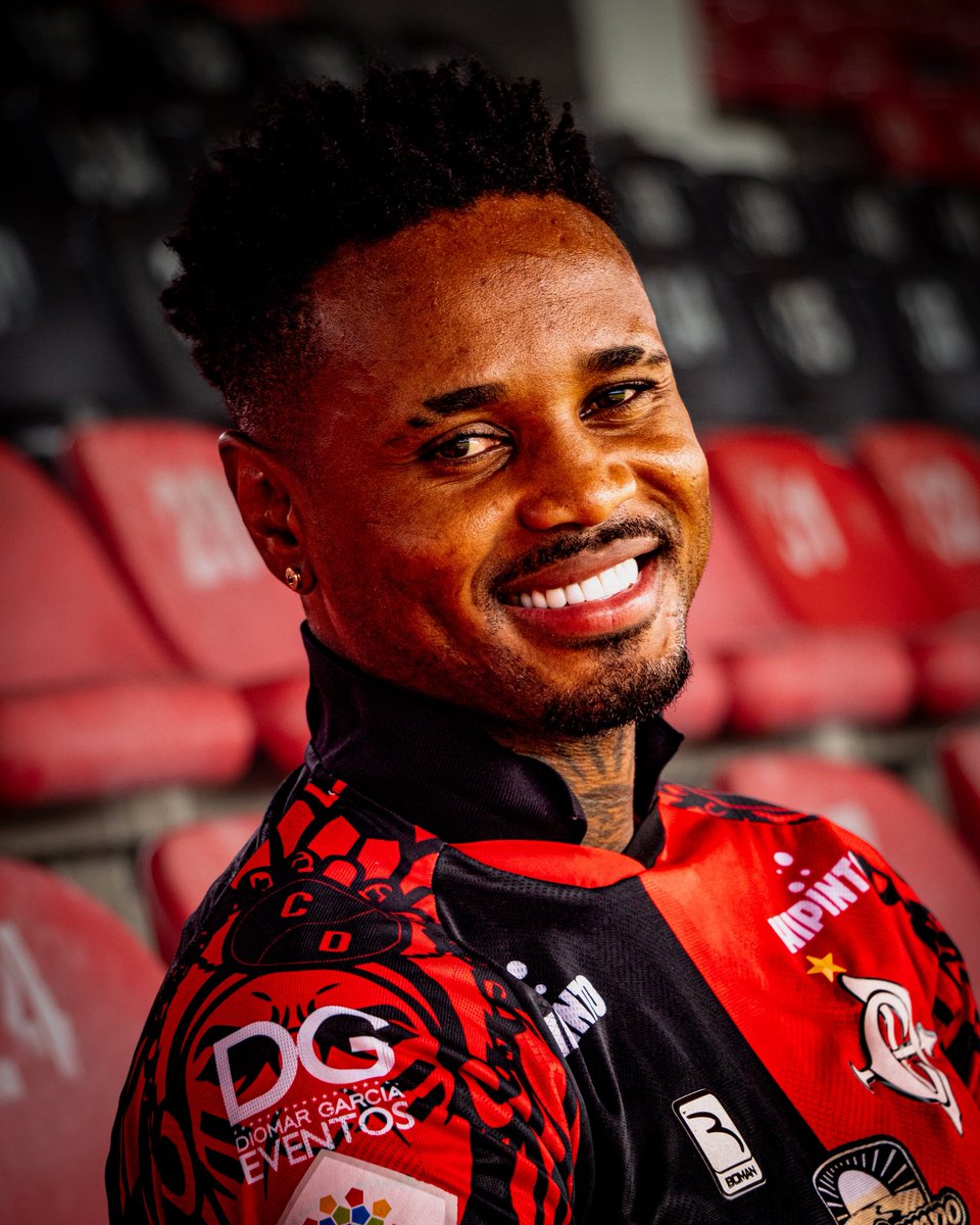 Cucutaoficial's tweet photo. Te luce, Gustavo ♥️🖤 https://t.co/3YgF2VKwCM