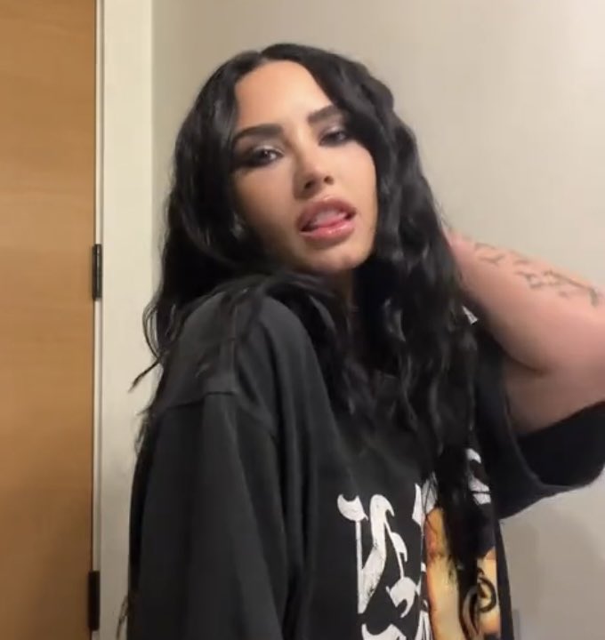 theteamdemi's tweet photo. demi lovato, 2025. https://t.co/23oAUz14zC
