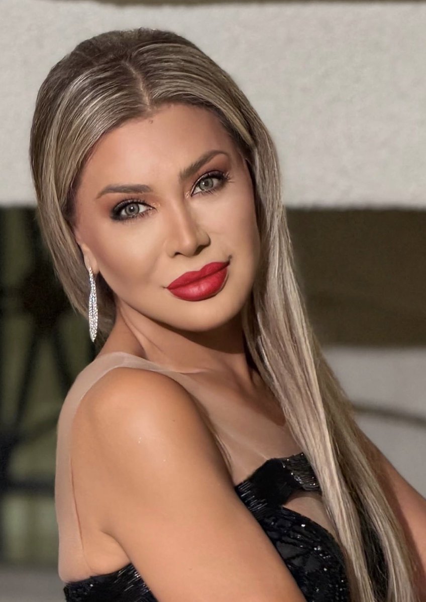 PopTingzArabia's tweet photo. #نوال_الزغبي تتألق بإطلالة جميلة في صور جديدة من حفلها في تونس ✨🇹🇳❤️

@NawalElZoghbi https://t.co/fW4Dwu8naI