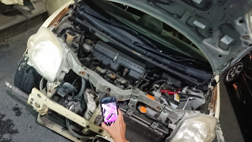 Hisou158282's tweet photo. エッセのモデリングを進めました。

実車から資料収集を行いそちらで得た資料を元にコアサポート周りを進めました。
内装も同様に資料収集を行いましたので一旦ドンガラをベースに制作予定です。 https://t.co/fkxRnfcIKN