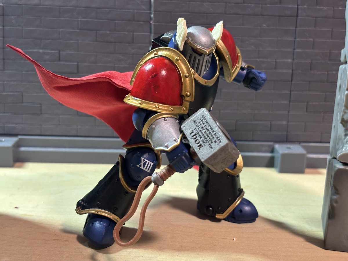 Fullswingutaro's tweet photo. トールアーマー！！

#warhammer40k #ultramarines https://t.co/UqPaYDnf10