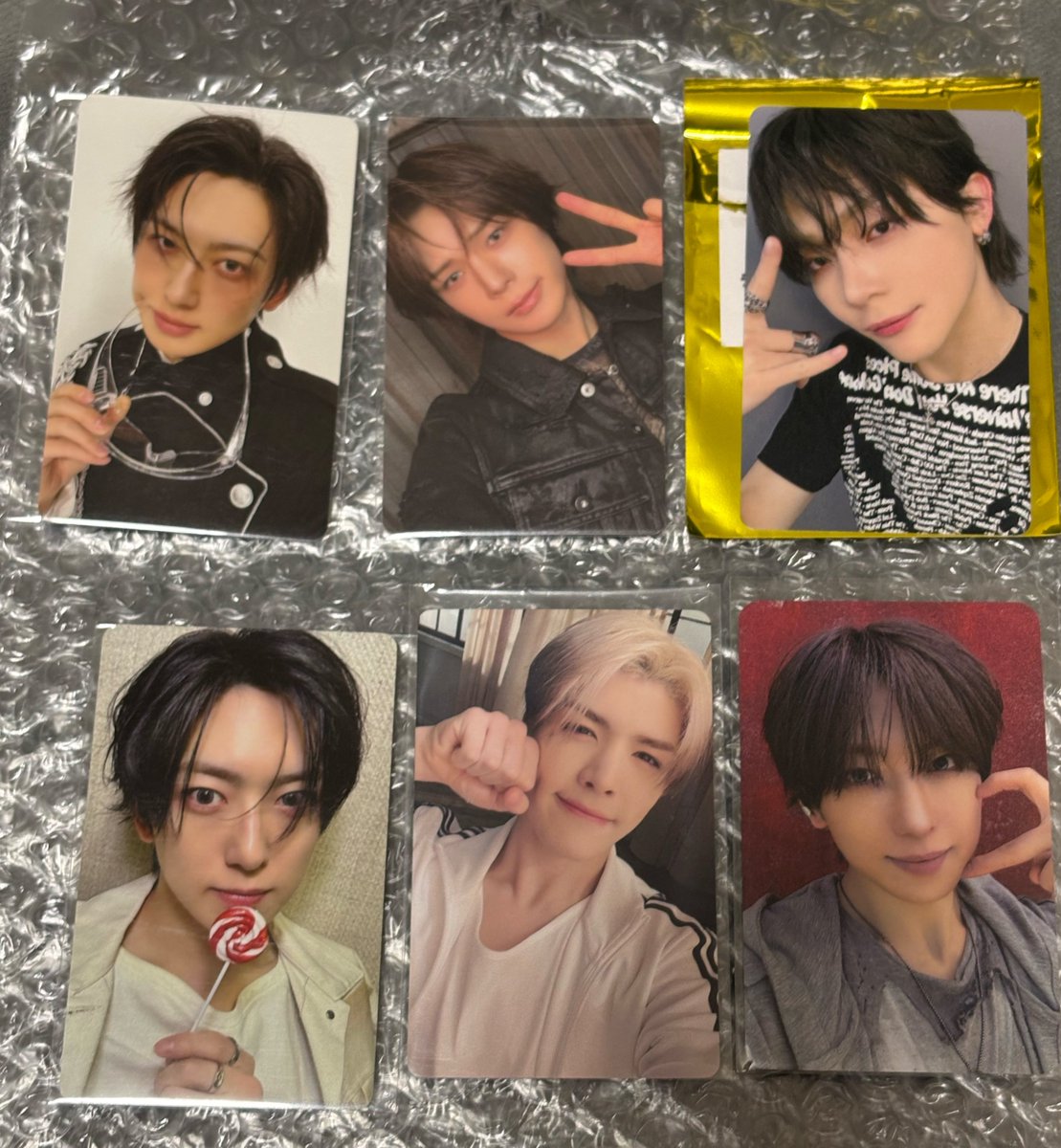 yeonjuna09's tweet photo. &amp;TEAM トレカ交換　

譲( FUMA WOF weverse特典
アーリーバード特典、韓国ラキドロ
K 韓国会場限定トレカ　
NICHOLAS タワレコラキドロ　
MAKI 五月雨中華ヨントントレカ

求( HARUA  BLAZE THE WAY 🇲🇾トレカ
VR 第1弾・2弾トレカ

郵送もしくは手渡しお気軽にお声掛けください
 #andTEAM譲
#andTEAM求 https://t.co/J7jQJLQMY8