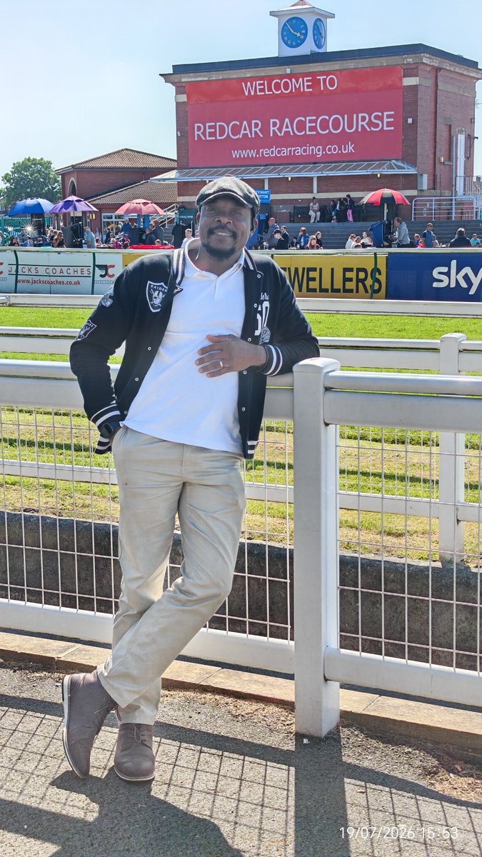 Ademola_Odumesi's tweet photo. #horseracing #weekend #summer #hangout #redcar #upnorth https://t.co/GVw7dfEyTe