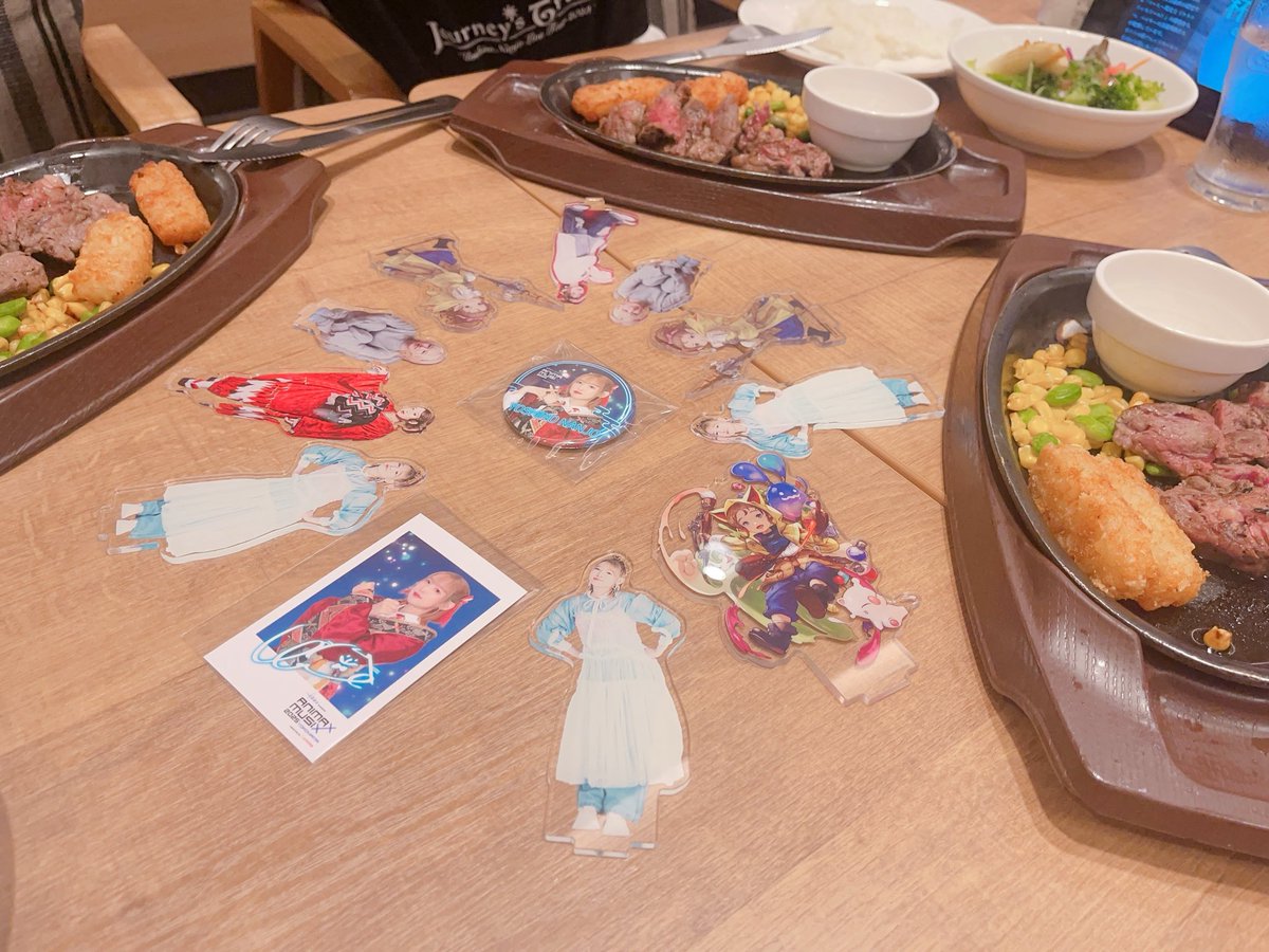 mwtlau's tweet photo. GMJのあとは、先週のfcお誕生日で仲良くなったごきんじょとご飯〜！
同じくヒカセンで嬉しい✨
お肉を食べました🥩 https://t.co/L0o5FQ54Oj