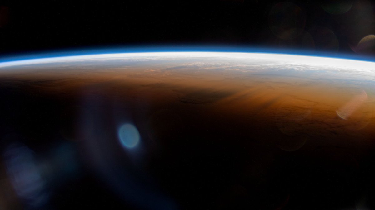 astropics's tweet photo. Sunset from space. https://t.co/GqJ8XH6sx7
