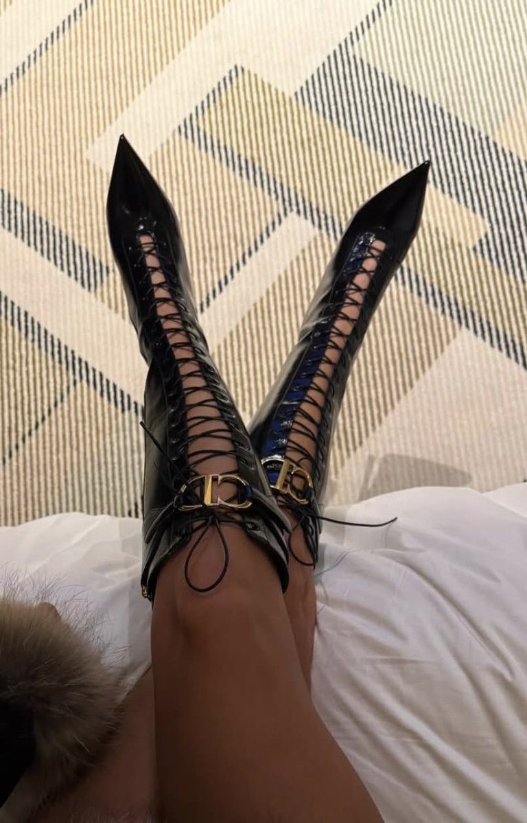 itsnormll's tweet photo. Dior Gladiator Heels https://t.co/DShgn9okTl