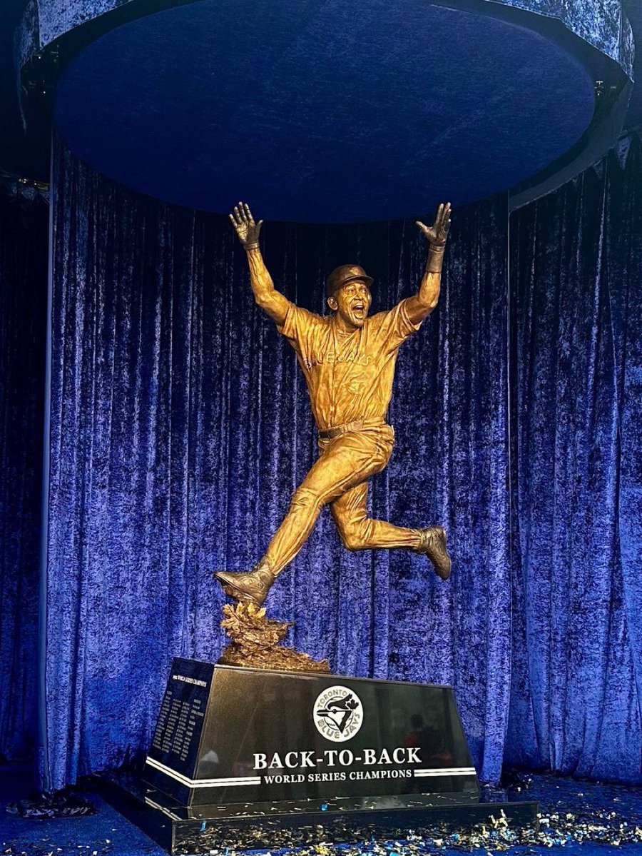 nlbmprez's tweet photo. TOUCH’EM ALL JOE: Congrats to my good friend and Buck O’Neil protege, @JoeCarter_29, on his statue unveiled yesterday in Toronto celebrating his epic walk-off home run to win the 1993 World Series for the @BlueJays! Joe was signed to the @Cubs by O’Neil! 

@MLBNetworkRadio @MLB https://t.co/k8iHDEJIhn