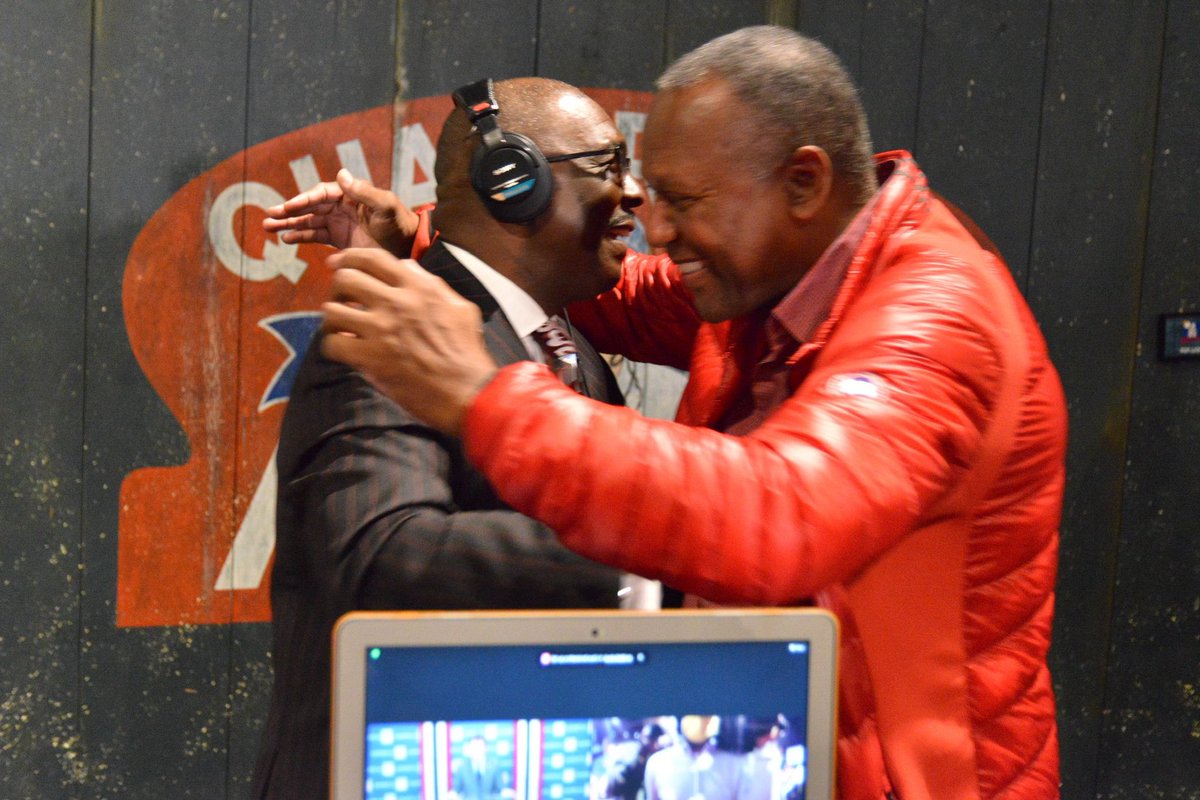 nlbmprez's tweet photo. TOUCH’EM ALL JOE: Congrats to my good friend and Buck O’Neil protege, @JoeCarter_29, on his statue unveiled yesterday in Toronto celebrating his epic walk-off home run to win the 1993 World Series for the @BlueJays! Joe was signed to the @Cubs by O’Neil! 

@MLBNetworkRadio @MLB https://t.co/k8iHDEJIhn