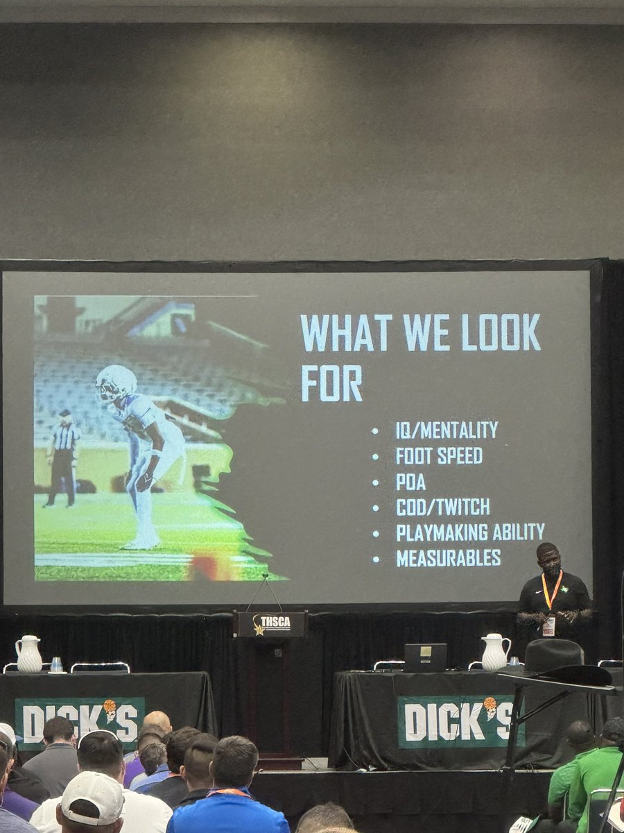 coachjsam's tweet photo. My bro @coachjordan03 of @MeanGreenFB killing it on DB play @THSCAcoaches coaching school https://t.co/tHcc1T12xr