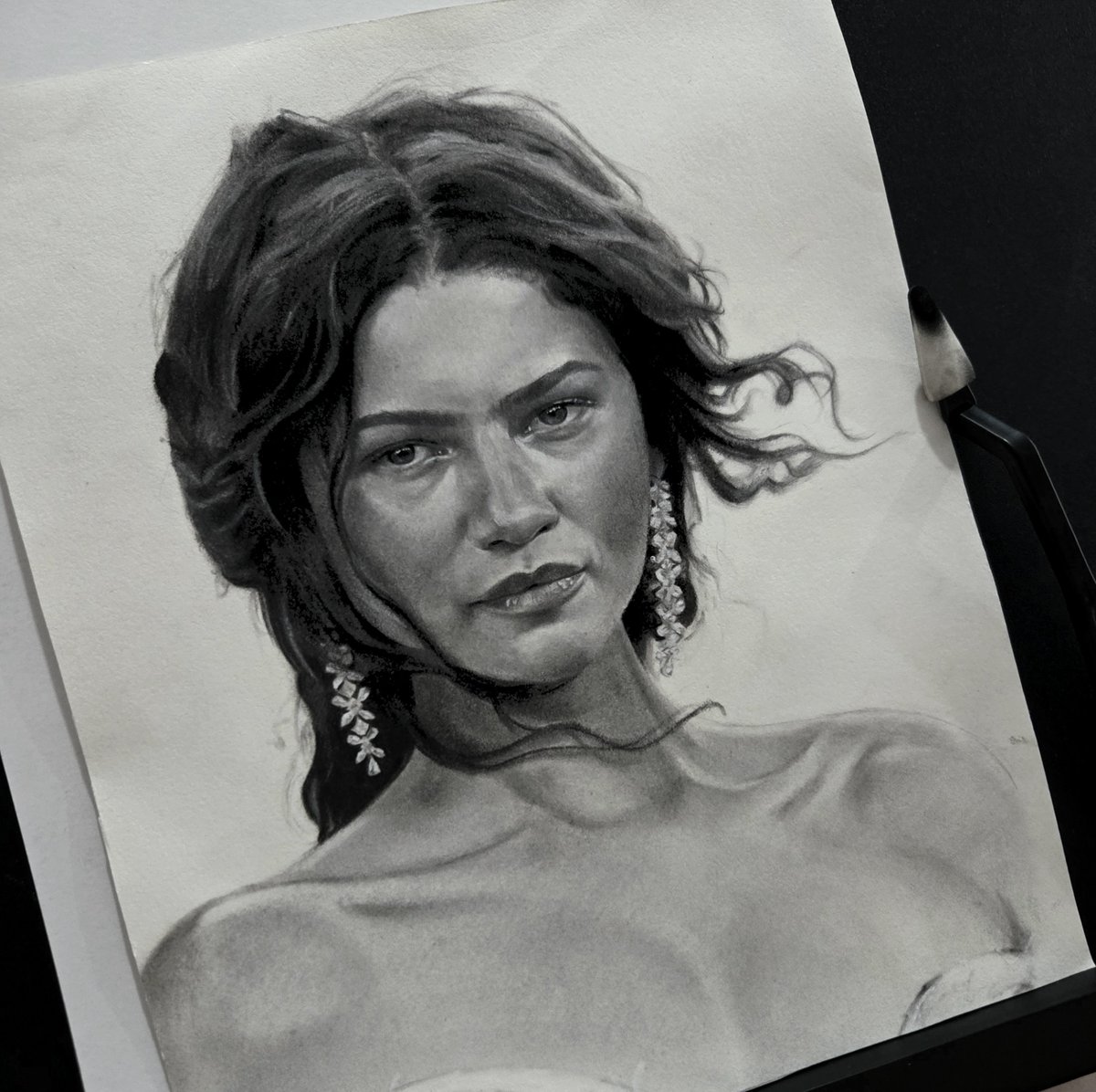 rarisunnn's tweet photo. @Zendaya https://t.co/hdRLVCmd04