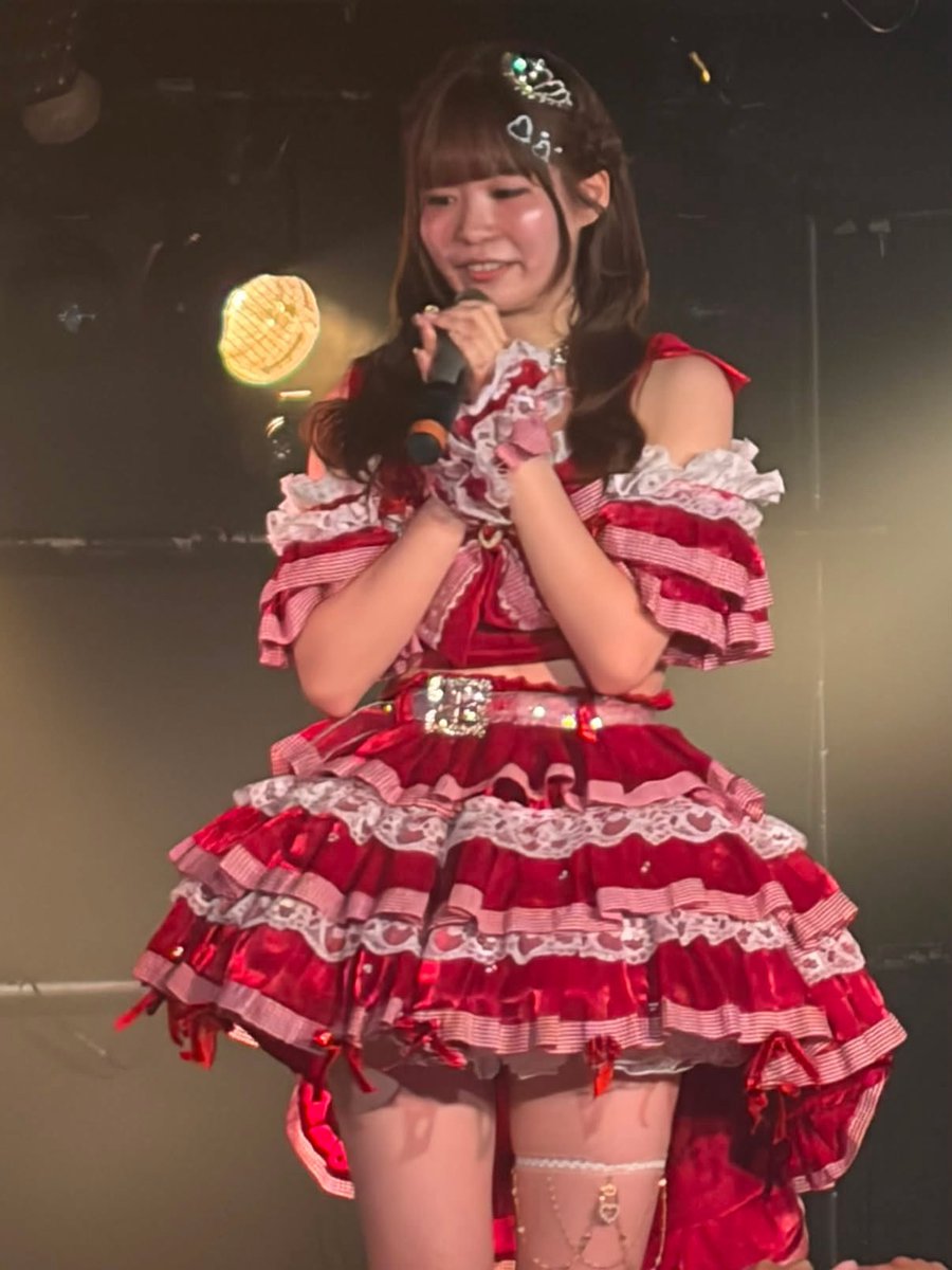 melodynowa's tweet photo. my friend went to @yuna__icon's birthday live for me!! it kinda felt like I was really there🥹 she said the crowd was super loud as she deserves!! お誕生日おめでとうございます！！ https://t.co/74EriEW1k8