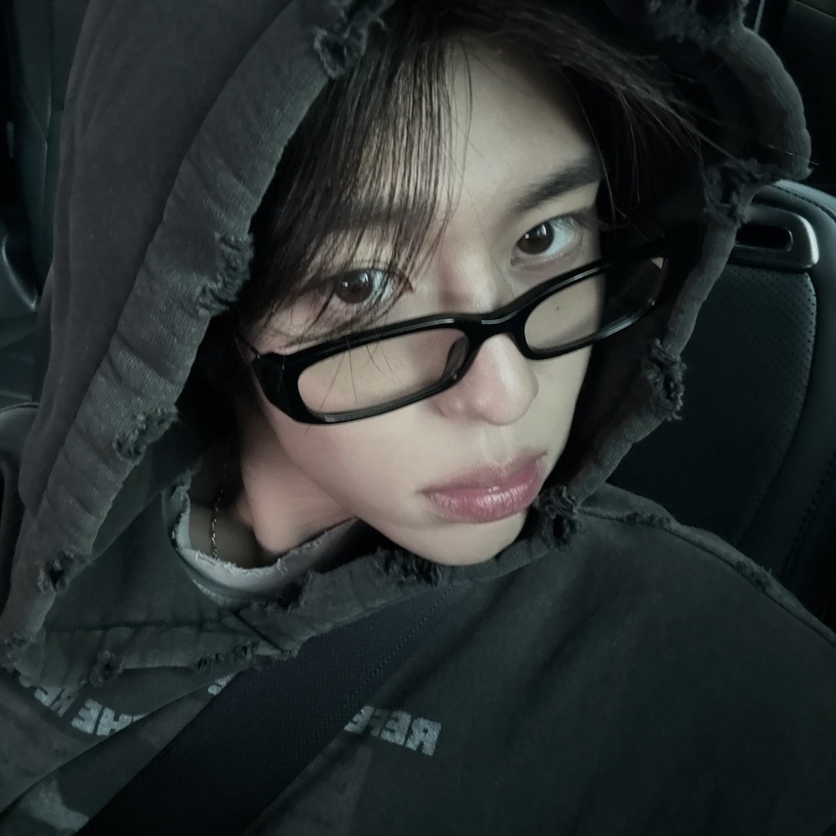 sionarchives's tweet photo. 260720 #SION 🌷💭 https://t.co/ApAxfeRdN4