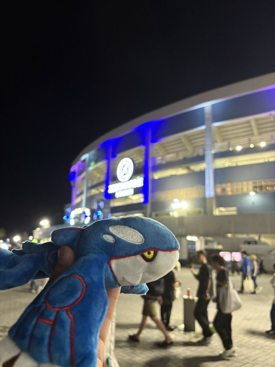Bay0624's tweet photo. ブラサマおじゃましました〜
ロッテのソト見れてよかった〜 https://t.co/S8w40cf0pI