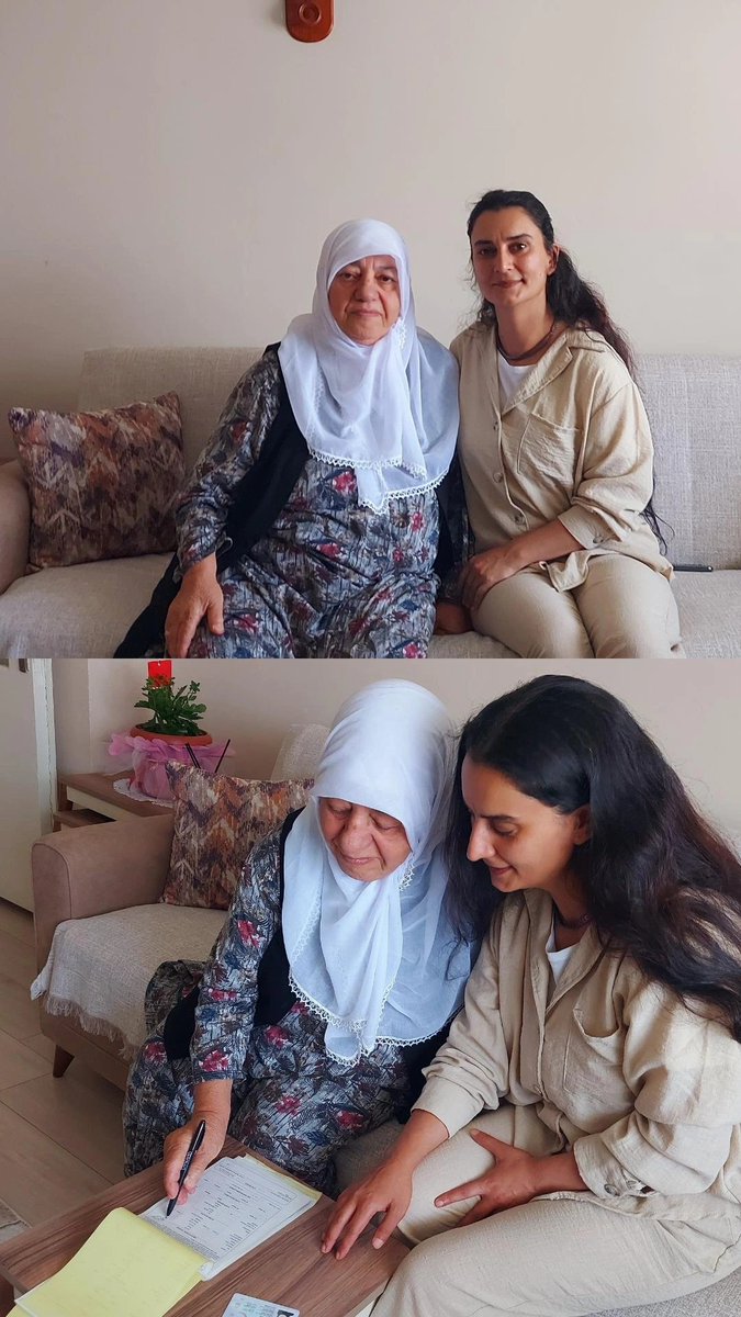 fatmaHocaoglu25's tweet photo. 📍 HINIS 
Şehidimizin Ailesine  Hane Ziyareti 🇹🇷

 Şehidimiz Osman Bağ’ın kıymetli annesi Gülbahar Bağ’ı ziyaret ettik. Aynı zamanda partimize üyeliğini gerçekleştirdik. Gönül köprüleri kurarak talep ve önerilerini dinledik, birlik ve beraberliğimizi pekiştirdik. https://t.co/yv7LgKctKC