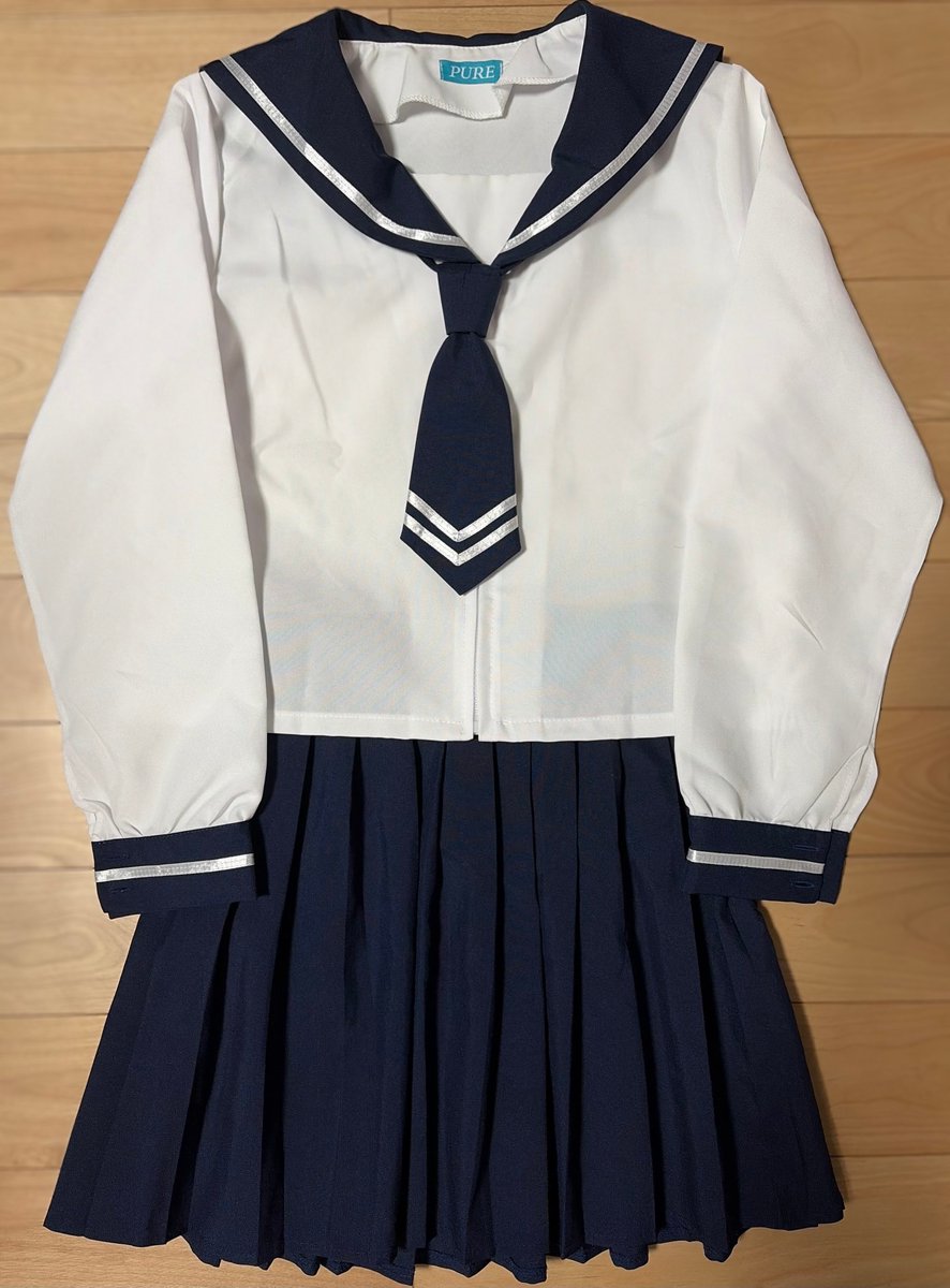 K8O2aYOkjQ12243's tweet photo. 初めて買った女性用の衣装がドンキのセーラー服でした
今でもレジで買うときのドキドキを覚えています…！ https://t.co/Czf2nm0Uze