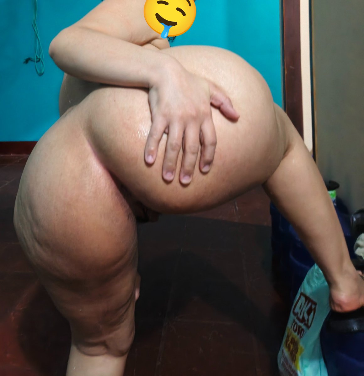 gustos_cuckold's tweet photo. Que ganas dan la esposa de nuestro seguidor 🤤... Es que con unas nalgotas así dan ganas de presumirla, de que todos sepan lo rico que comes en casa 🔥
#aporte #cuckold #cornudo #hotwife https://t.co/31kfg7n95l