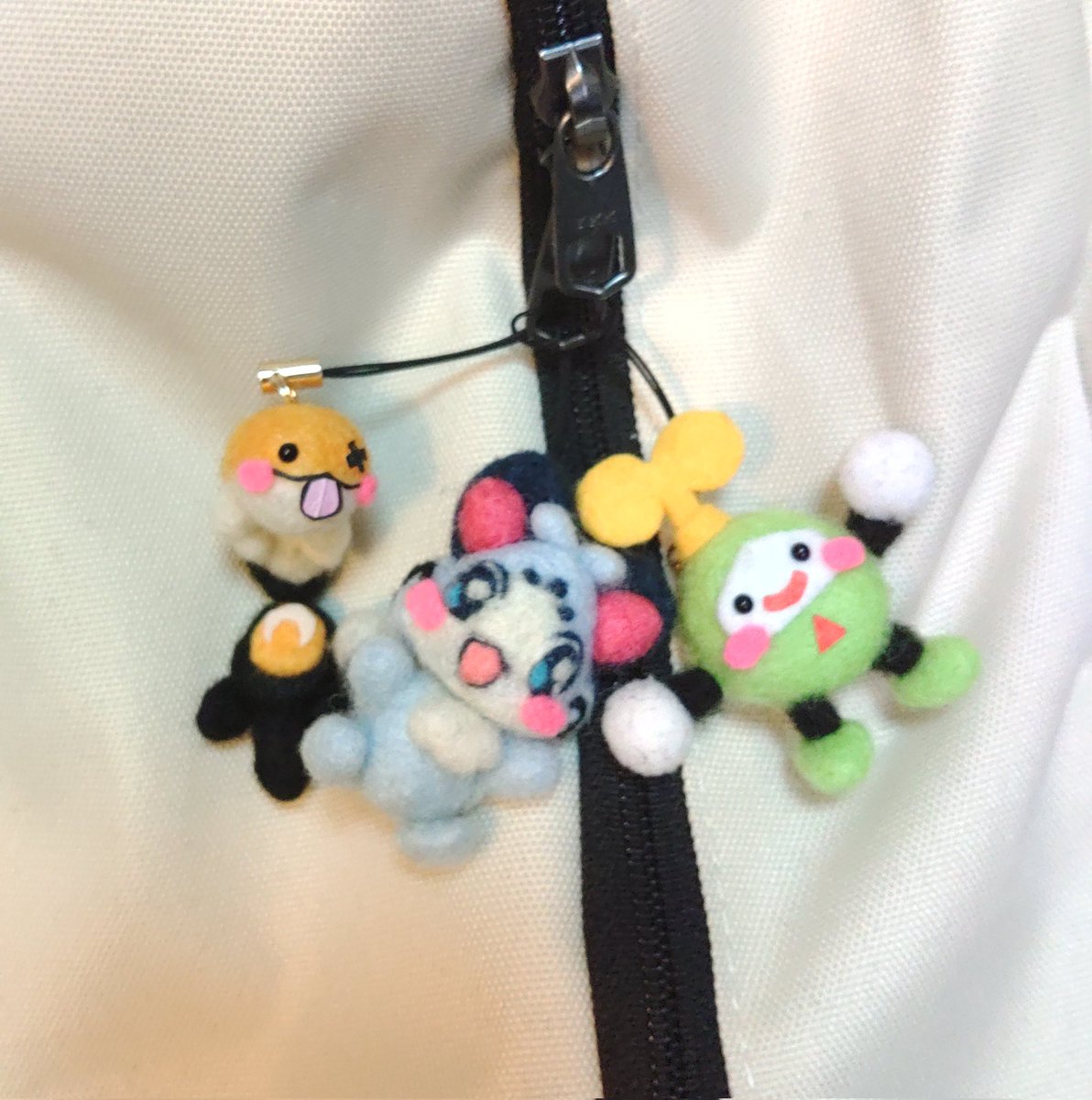 uranus_4921's tweet photo. もし福岡(博多駅)に立ち寄る日があれば声かけてほしいな。わいはその時の為だけに人形を作ってプレゼントしたいくらいホロEN推し仲間に飢えているよ。
(福岡でEN推し仲間に出会えず5年過ぎたおじさんより) https://t.co/ysk1U26yhs