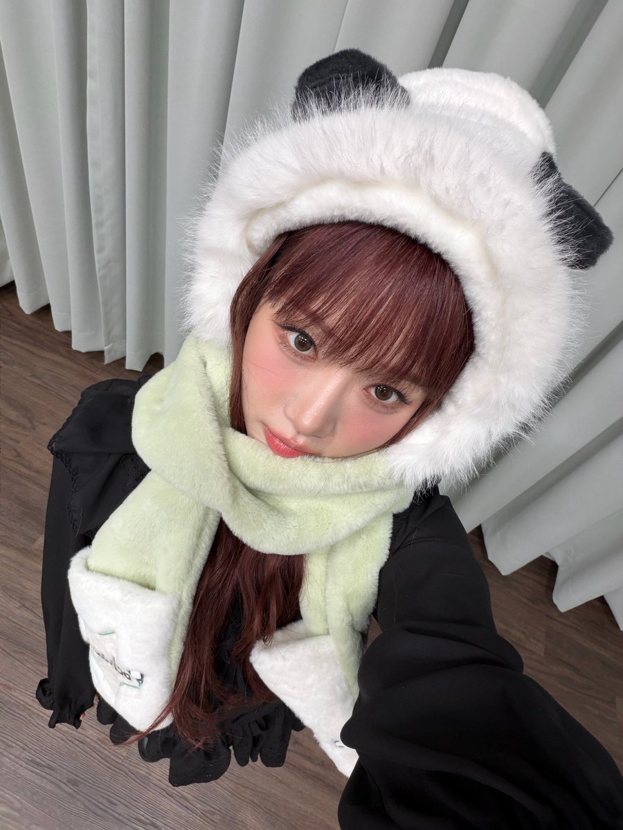 choikong_r's tweet photo. 🐼 월요팅 다들 🖤 https://t.co/akAvIXDf08
