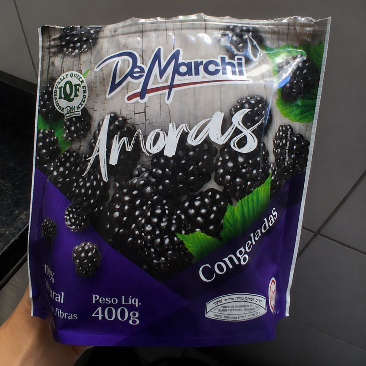 VTHXMS's tweet photo. @mychemicalkcal A maioria do pacote veio inteirinhas por incrível que pareça!! Como amora é uma fruta mais delicada é normal muitas ficarem amassadas mas não sei que bruxaria eles fizeram pra ficarem todas bonitinhas! a marca é essa aqui! Não são tão docinhas mas são gostosas https://t.co/HLZqc3pJKj