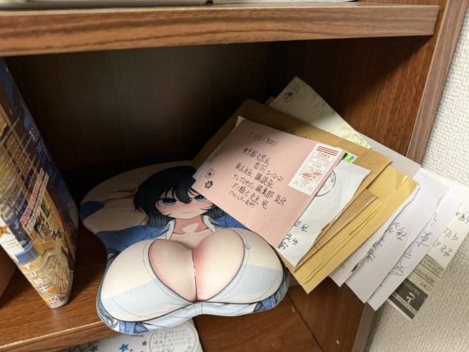 いつもファンレターありがとうございます

社長の豊かな所に供えています⚔️ 