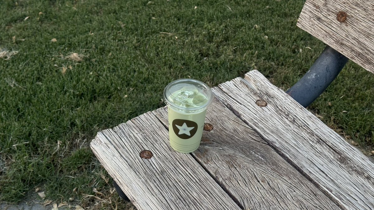 7ihate's tweet photo. 🐈‍⬛ 🌅 🍵 🧒🏻 https://t.co/qu2hzud7D4