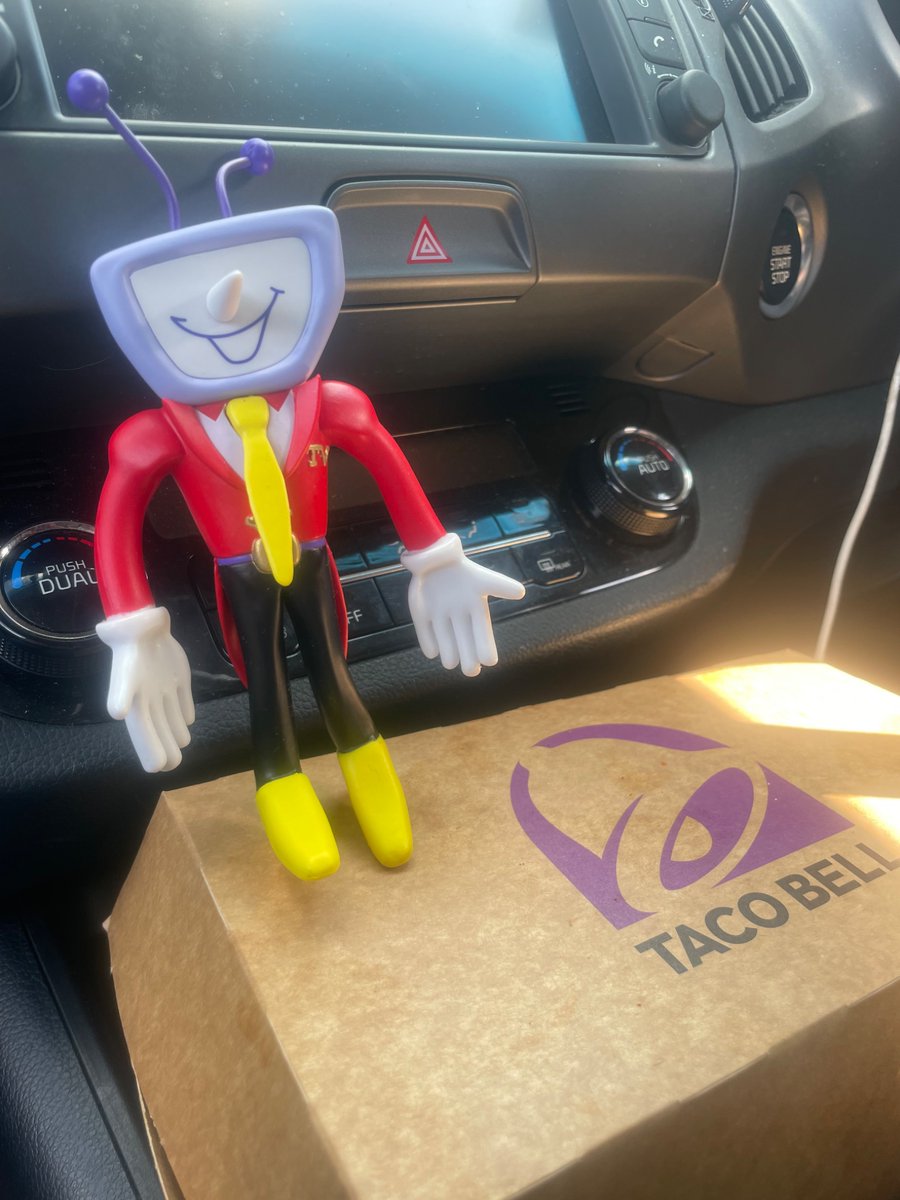 lightblusleeper's tweet photo. babys first day on earth https://t.co/9jgR5mRRK8