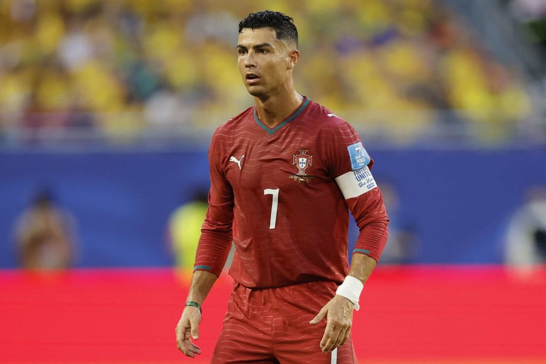 Cr7stianismo_'s tweet photo. Ganó.
Perdió.

Pero NUNCA robó nada.

Nunca recibió ayuda de los árbitros. Nunca jugó en un equipo con el Comité de Árbitros a sueldo. Siempre tuvo la conciencia tranquila.

Cristiano Ronaldo, el mejor jugador de la historia. https://t.co/ucTGpub1qi