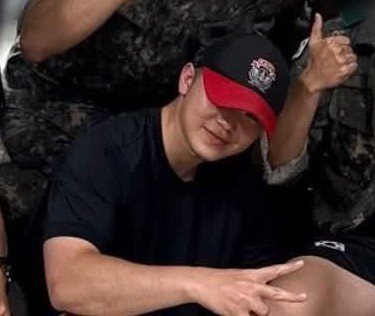 aludraexe's tweet photo. huft woozi’s tan skin 🫠 https://t.co/1tyHrOdqmG