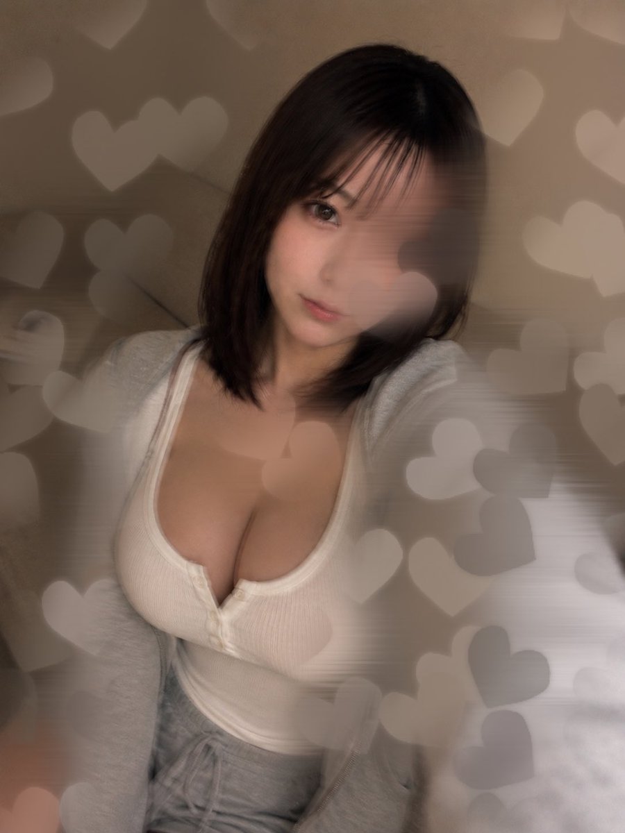Ma11222211's tweet photo. 谷の長さには自信あるw
でも離れた胸もエロいとも思う。
男の人はどっちが好きなんだろ？
W杯決勝見るか迷うな〜
一度寝るか起きておくか迷いどころ^_^ https://t.co/enxrTruZeY