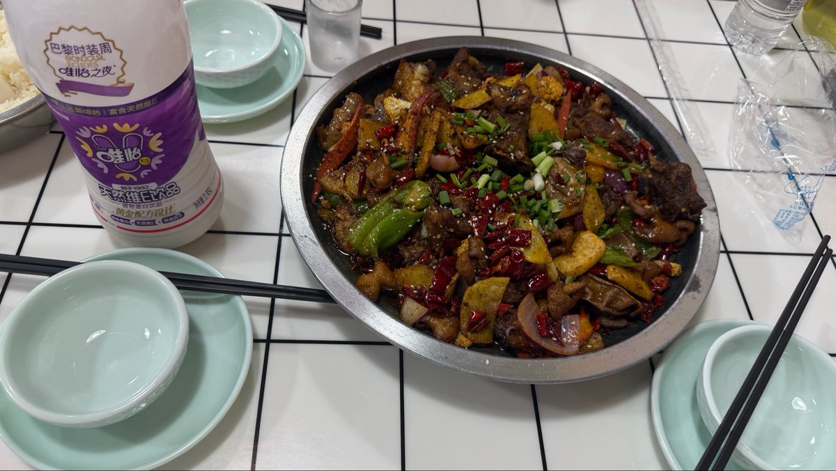 ReConsT_AN's tweet photo. 惬意的下午
面到了美味的香鸭@LyingOverDuckww @WallSmith01 
😋😋😋 https://t.co/vSZJaRSPVl