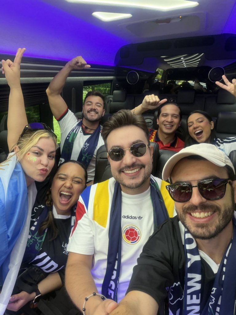 shakirashiver's tweet photo. WE ARE READY
#FIFAworldcup 
#FIFAhalftimeshow 

#DaiDai #Shakira #ShakHQ

@shakira https://t.co/7Us3POQ9q9