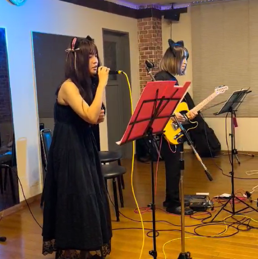 cb_222gt's tweet photo. 7/19LIVE終了しました！
さやさんとの初コラボでした。
セトリ：花になって-リョクシャカ/黒猫-ABC/明け星-LiSA/フレンズ-中川翔子Ver
全て初めてやる曲でした。とっても楽しいライブでした！ https://t.co/IOccAdSb57