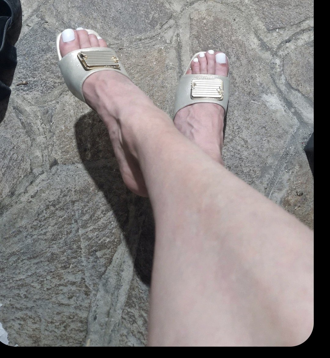 LoryLoSissySlut's tweet photo. #feet #shoes #sissylife #nails #gay https://t.co/YqUXxKDzRT