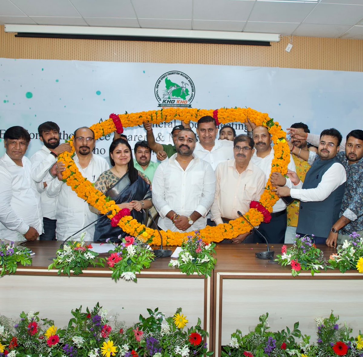 abhishekrajabjp's tweet photo. आप सभी के आशीर्वाद से मुझे खो-खो स्पोर्ट्स प्रमोशन वेलफेयर एसोसिएशन, उत्तर प्रदेश के अध्यक्ष के रूप में सेवा करने का दायित्व मिला है।

मैं इस दायित्व को सम्मान नहीं, बल्कि उत्तर प्रदेश के हजारों प्रतिभाशाली खिलाड़ियों के सपनों और भविष्य की जिम्मेदारी के रूप में स्वीकार करता हूँ। https://t.co/VI9Bm52yb2