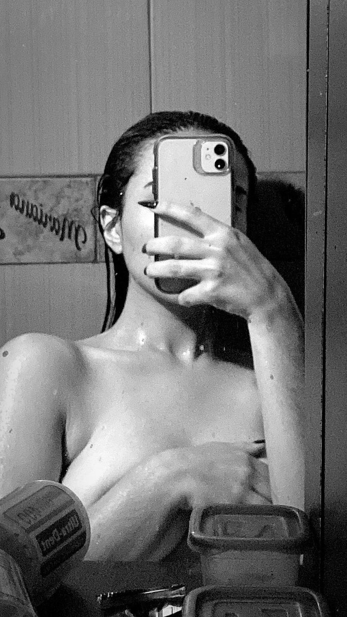 LizzieNabi's tweet photo. 🖤 https://t.co/IjBximF8Lf