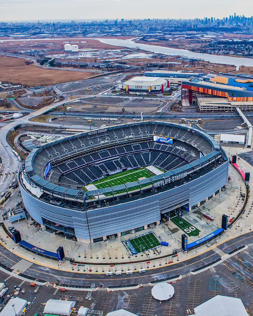 Dolablaq's tweet photo. 🏟️✨ This is where the World Cup final between Spain and Argentina will be played. MetLife Stadium. Capacity 80,663. 🏆🇺🇸 https://t.co/Vf1TxDA5bt