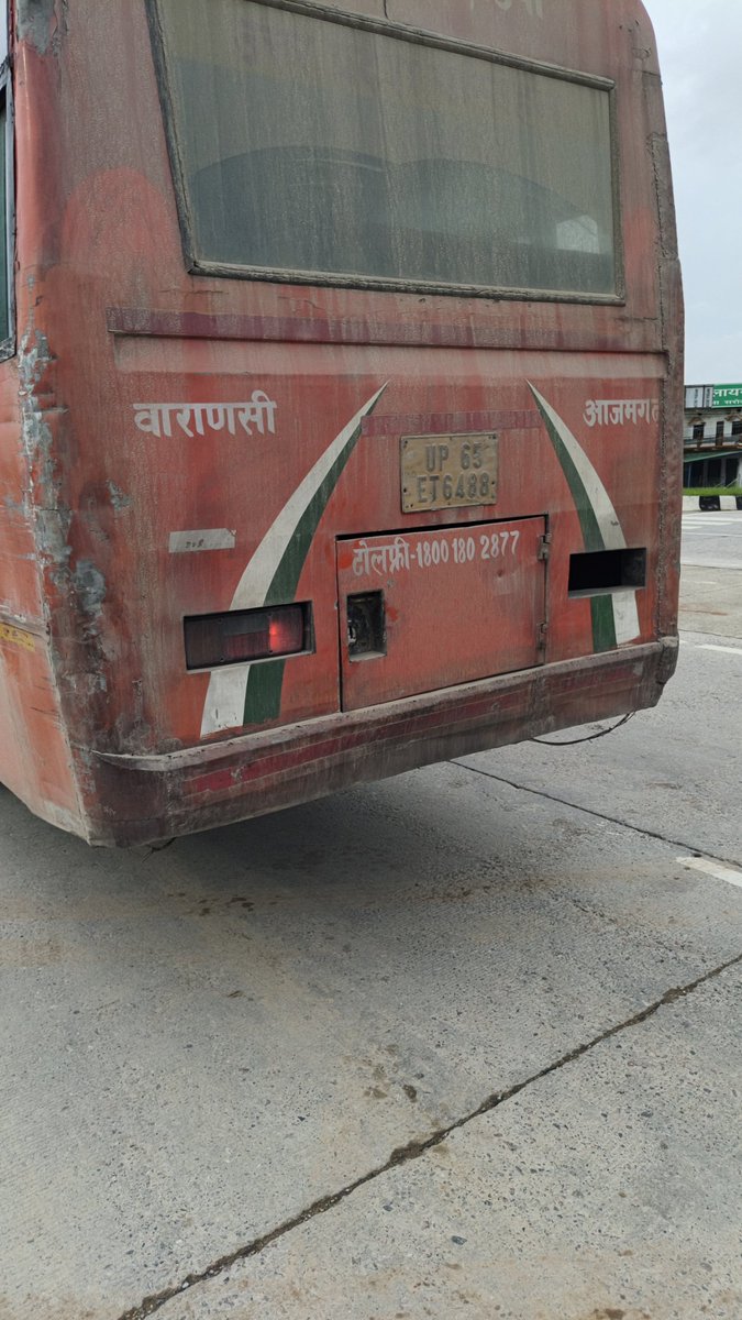 BALJEET_HINDU's tweet photo. क्या बुजुर्गों और बीमार यात्रियों के प्रति यूपी रोडवेज की कोई जिम्मेदारी नहीं है?
​वाराणसी-आजमगढ़ बस के ड्राइवर बिंद्राबाजार मार्केट न जाकर यात्रियों को हाईवे पर ही उतार रहे हैं भारी सामान के साथ बुजुर्गों को2.5किमी पैदल चलना पड़ रहा है इस मनमानी पर तुरंत रोक लगनी चाहिए@UPSRTCHQ https://t.co/EU3xqhDsYJ