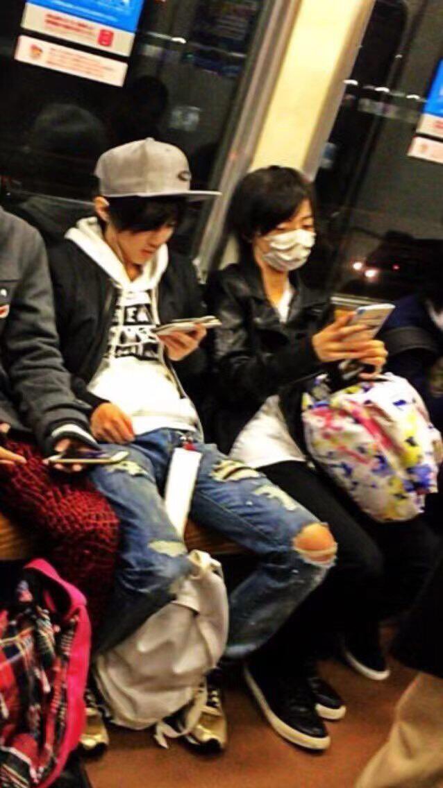 Ccce10502's tweet photo. あの頃のみっちーまだ子供だったし、本人のスマホもないから
恭平くんのを見てたみたい、笑😆
めちゃくちゃ可愛い🥰💕 https://t.co/DvO2vDOYNu