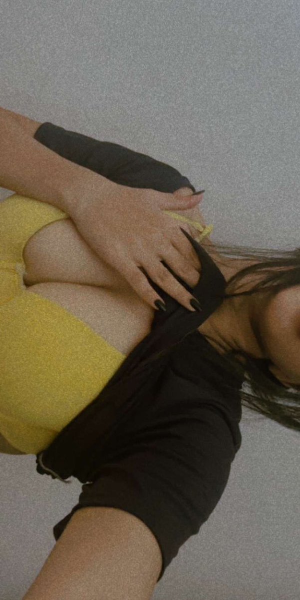 Goddesss_Nancy's tweet photo. Wish you were there 💦🥵🥵
#baby #babe #UKGiftHour #LondonIsLovinIt #nsfwtwtًً #nipslip #horny #uk #hot #indian #desiindian #desi #teenagegirl #sugardaddy #naughty #HotFigureDaily #usa https://t.co/k4TGNMetut