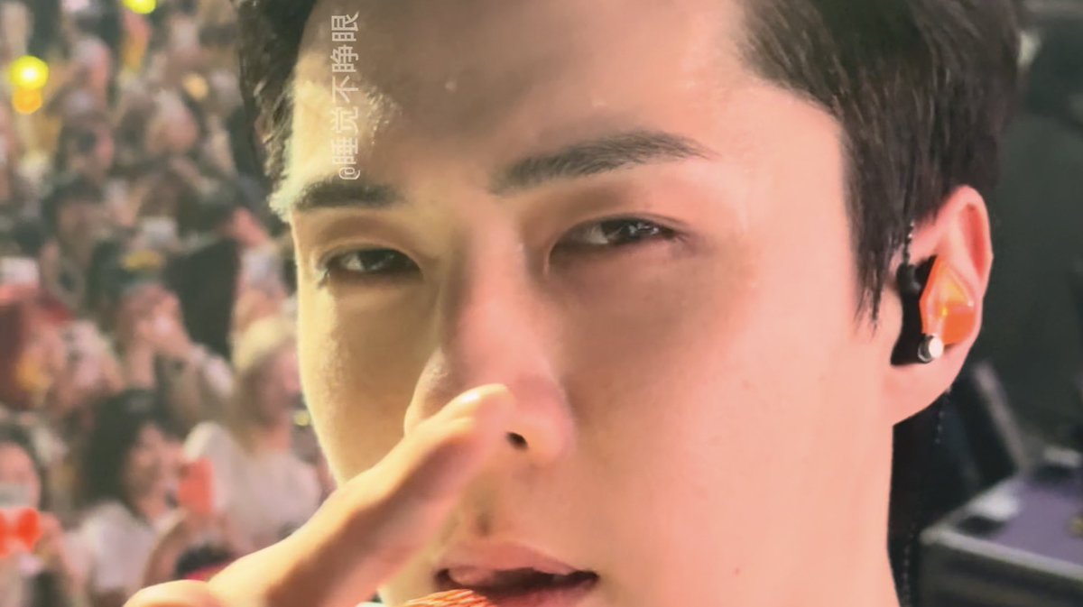 milkteus's tweet photo. this close-up is insane 🫠 you can literally see his eyebrows and the sweat on his face... https://t.co/SkokdUkZ9A
