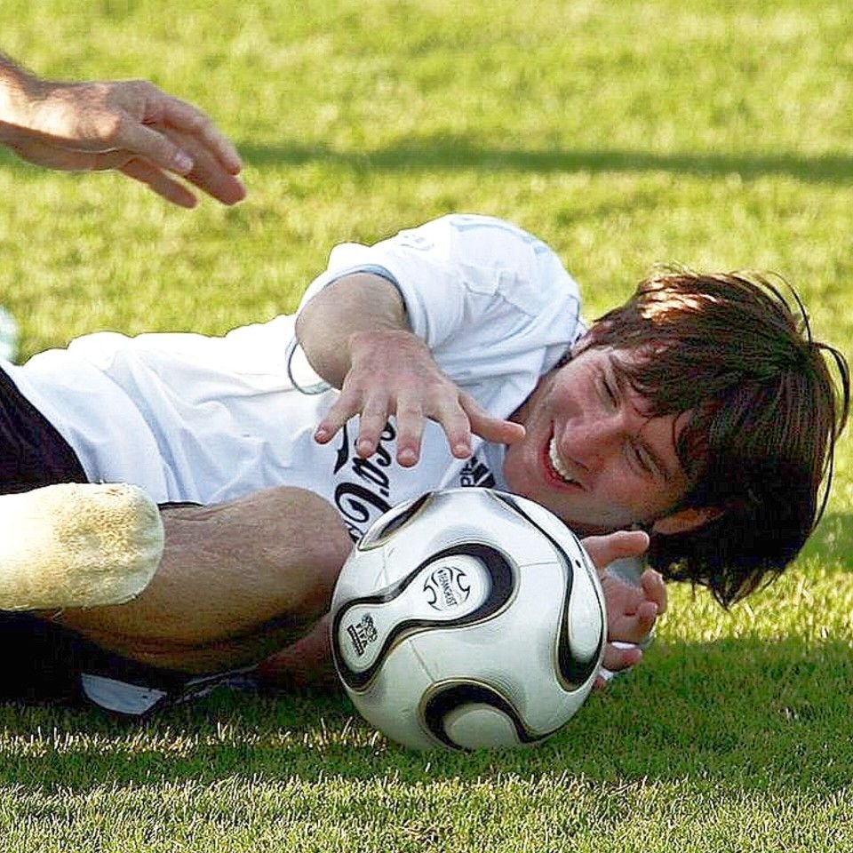 PablaLunar's tweet photo. CAMBIO TODO 
POR EL DON QUE HACE
A LIONEL MESSI
REIR https://t.co/16XurCQ61w