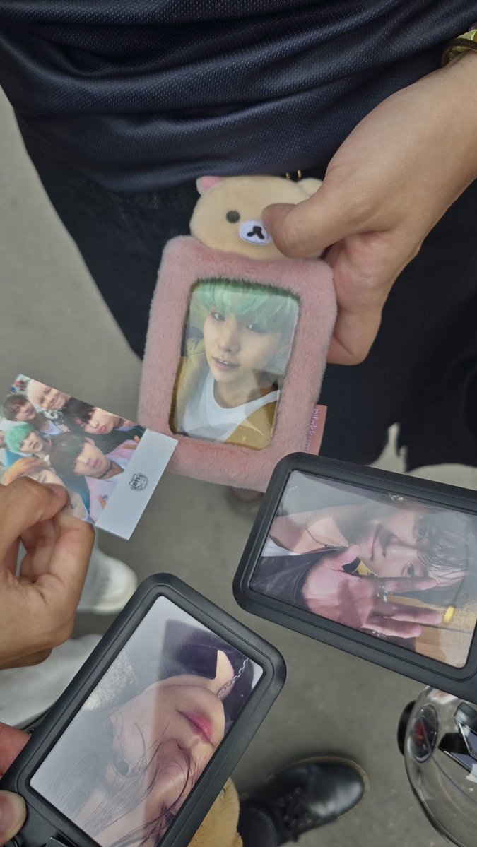 Sali⁷ saw bts x2 tweet media