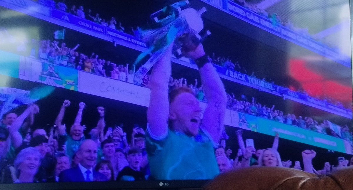 nic_iosa's tweet photo. Corn Liam Mac Carthaigh ag filleadh ar Luimneach arís!🏆
Comhghairdeas leo👏🏻
#clg #iomáint #allianzamach https://t.co/cpfobkjHct