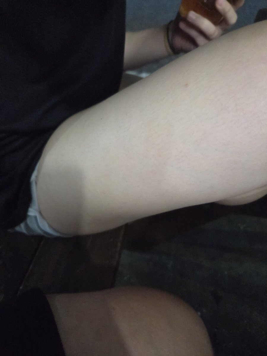 yeoni290's tweet photo. 피부 ㅈㄴ하얗네 부럽다 썅년...
#대전 #가청 #헬프 https://t.co/AVu6tmDpaG