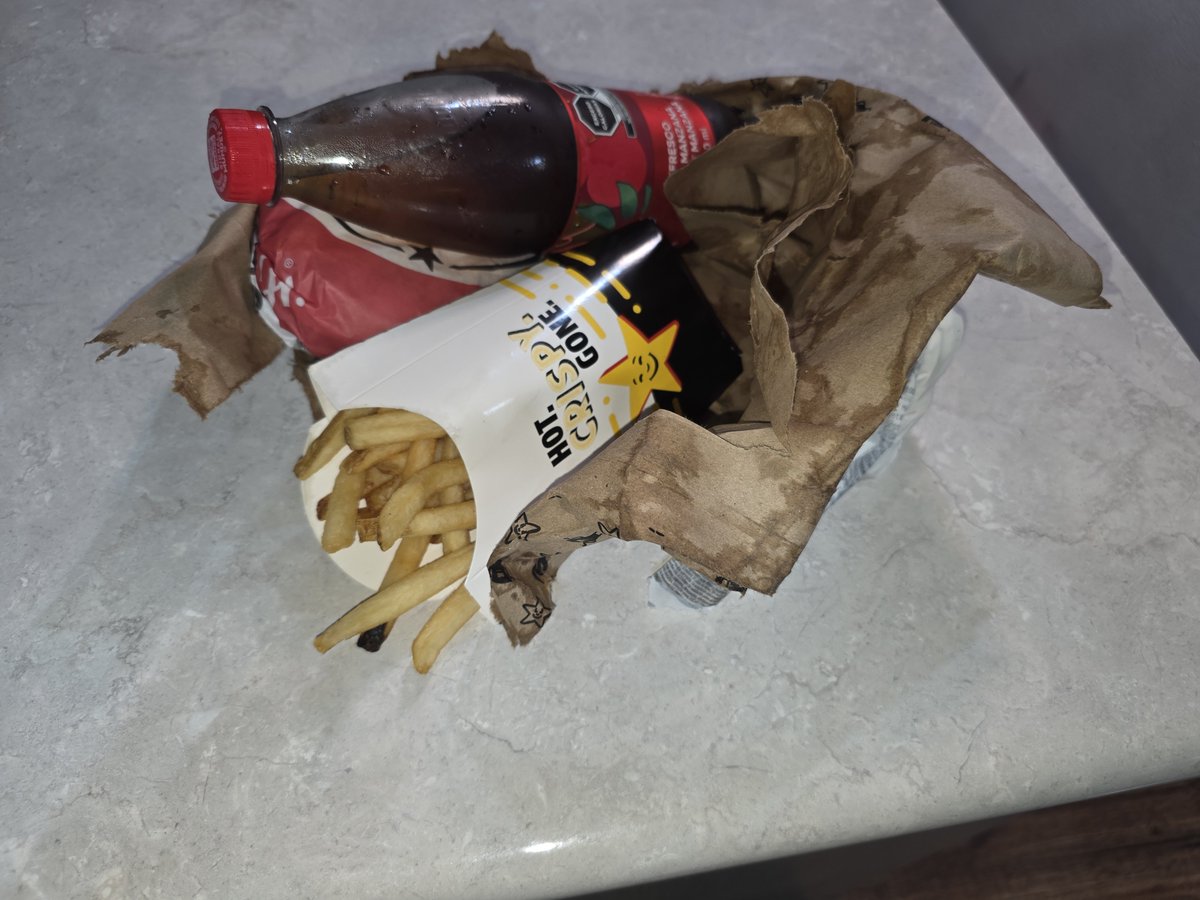 lmgranad's tweet photo. @DiDi_Mexico @EnriqueBan28276 @TendenciasMX Asi sus entregas...faltantes en el pedido todo mojado y frío.. pésimo servicio y casi una hora de entrega...y no quieren q nos quejemos?.. no inventen, asi como ven me dieron la bolsa deshaciendose https://t.co/LcExf77a3x