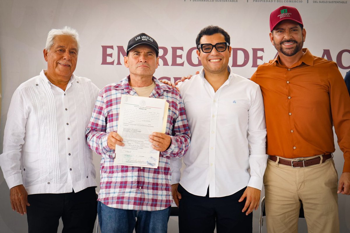 Trasciende60696's tweet photo. #SEBIDES fortalece el patrimonio de familias de Eldorado con 413 acciones de certeza jurídica || #TNoticias @sinaloagobmx 

https://t.co/3gE3WRtDMX https://t.co/Q8qIufEnK5