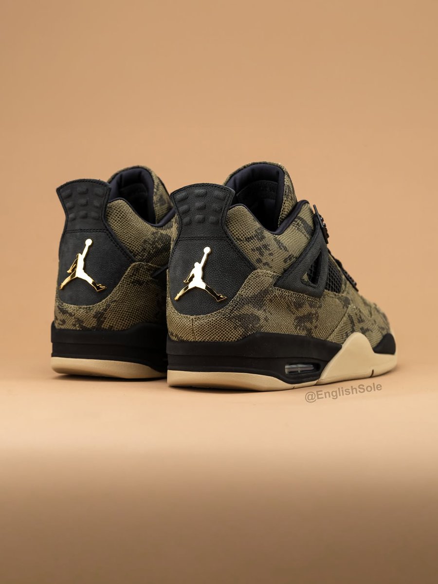JustFreshKicks's tweet photo. DETAILED LOOK: Air Jordan 4 “Snakeskin” Family PE 🐍 https://t.co/2GDLLqBo8g