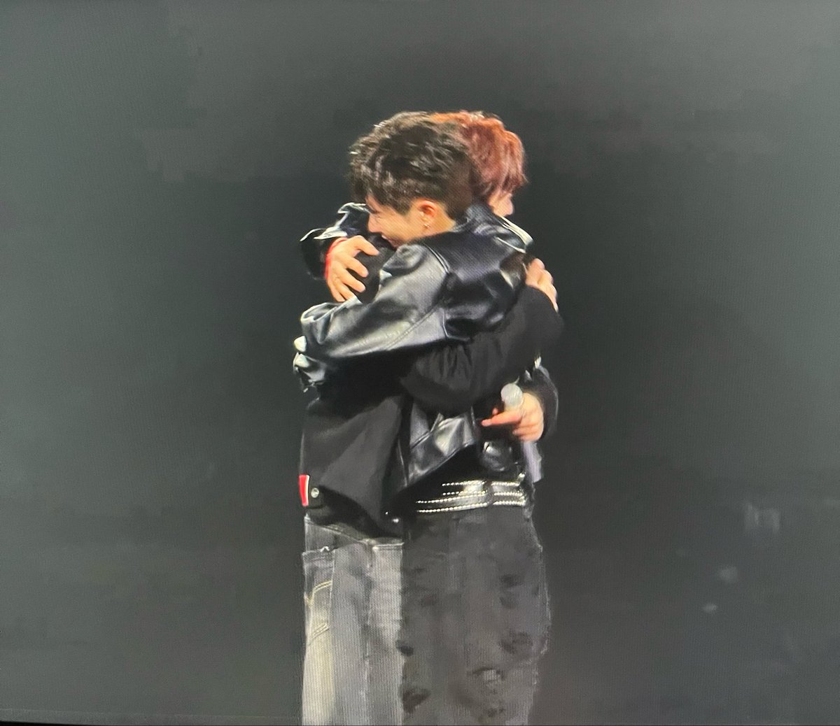 MaelysC_games's tweet photo. Waw j’ai pas les mots 
Quelle énergie de fou, 5h de concert 🥰🥹😱 

#PerthSantaConcertD2 https://t.co/RlsAL0gIm0